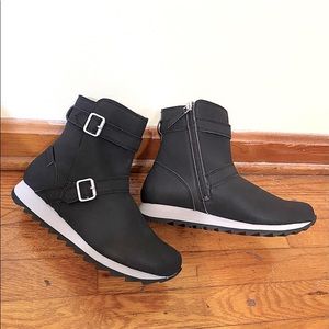 MERRELL Alpine Buckle Waterproof Boots